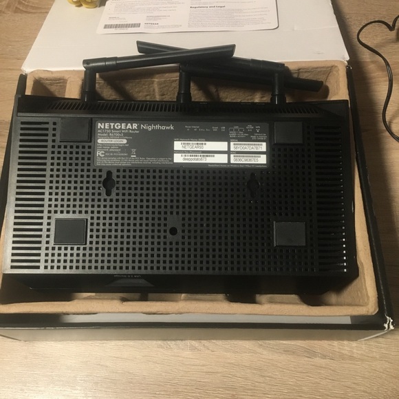 NETGEAR R6700 Nighthawk AC1750 Smart Wi-Fi Router - Picture 4 of 8